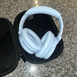 BRAND NEW BOSE HEADPHONES